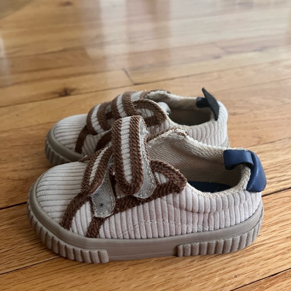 Zara  CORDUROY toddler shoes size 22 EU brown beige size 6 US